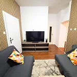 Aparthotel Dimael & 3*